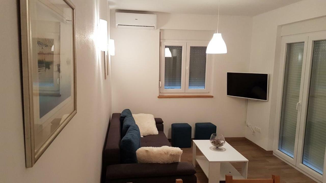 Apartments Borna Sukošan エクステリア 写真