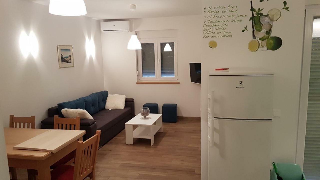 Apartments Borna Sukošan エクステリア 写真